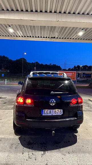 Volkswagen Touareg 3 of 7