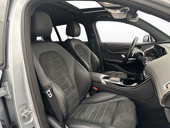 Mercedes-Benz EQC400 14 of 30