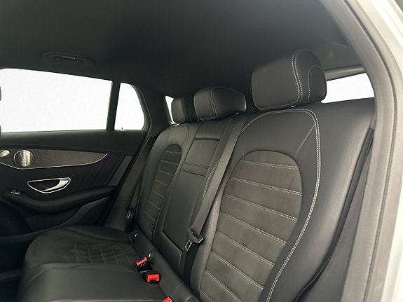 Mercedes-Benz EQC400 18 of 30