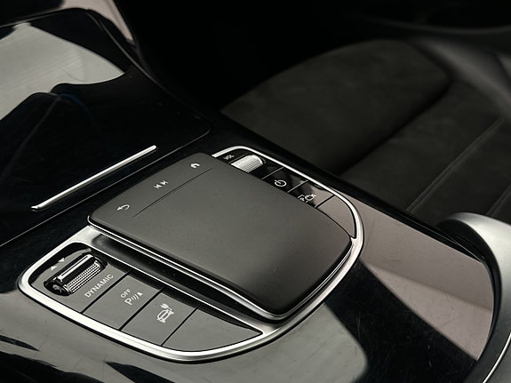 Mercedes-Benz EQC400 29 of 30