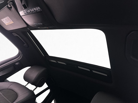 Mercedes-Benz EQC400 22 of 30