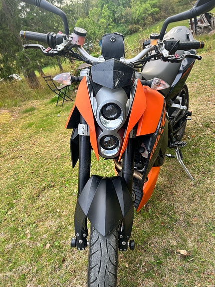 KTM 690 DUKE 3 of 4