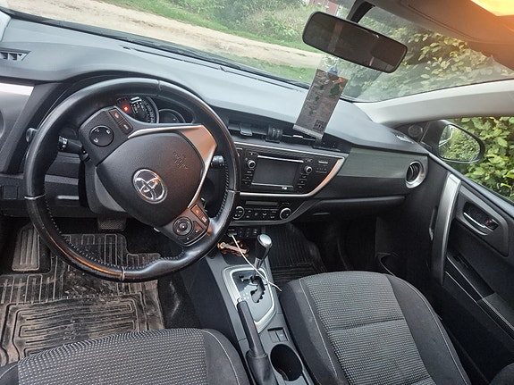 Toyota Auris 7 of 7