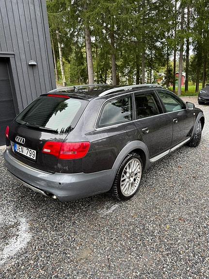 Audi A6 allroad 2 of 5