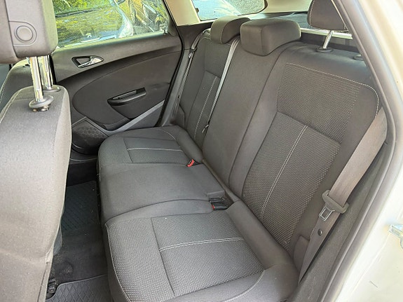 Opel Astra 16 of 19