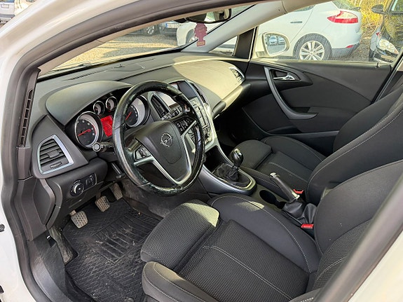 Opel Astra 10 of 19