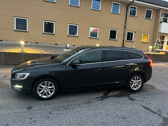 Volvo V60 4 of 8
