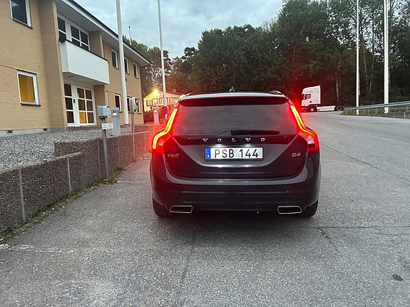 Volvo V60 3 of 8