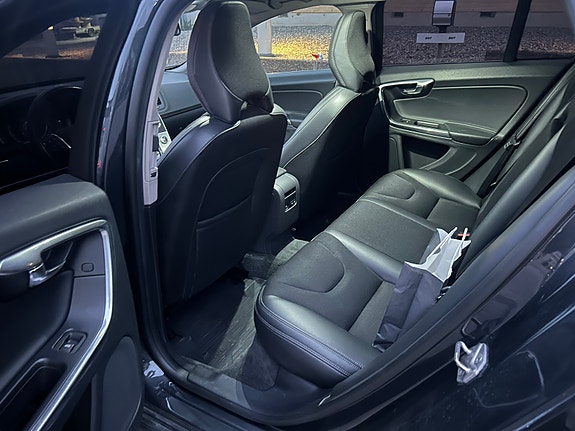 Volvo V60 6 of 8