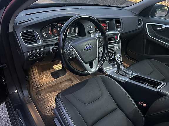 Volvo V60 5 of 8
