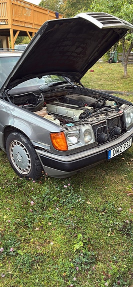 Mercedes-Benz 300 TE-24 6 of 7