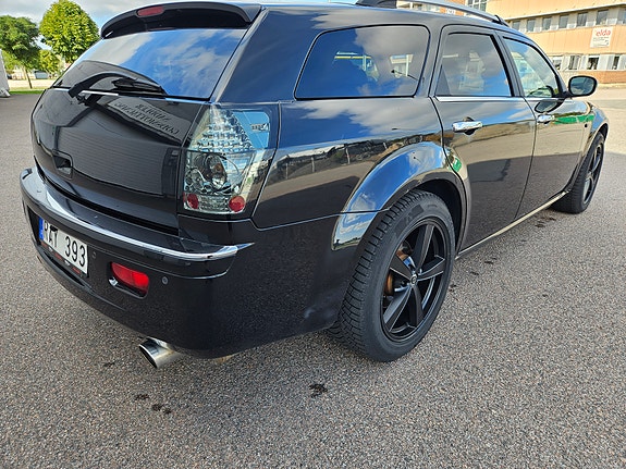 Chrysler 300C 6 of 27