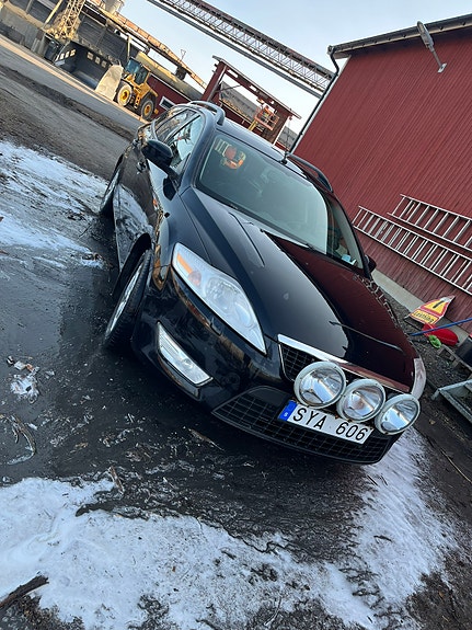 Ford Mondeo 2 of 9