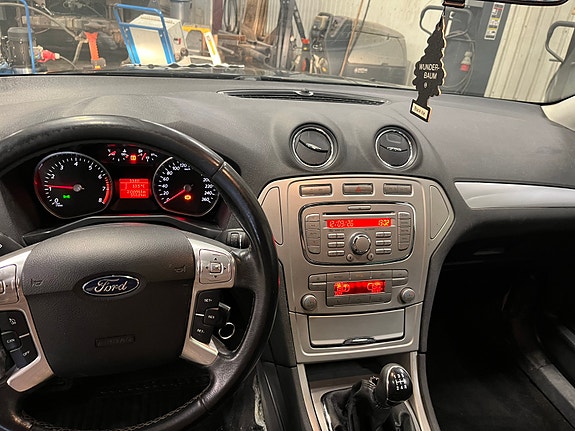 Ford Mondeo 7 of 9