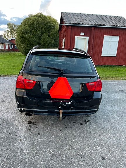 BMW 320d 4 of 7