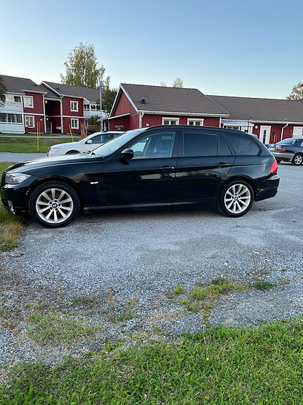 BMW 320d 3 of 7