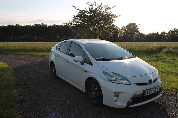 Toyota Prius Plug-in Hybrid 5 of 10