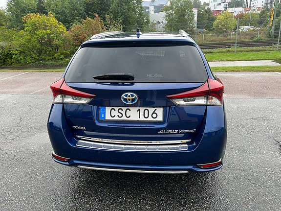 Toyota Auris 3 of 9