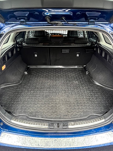Toyota Auris 8 of 9