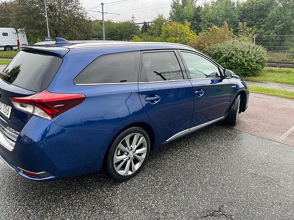 Toyota Auris 4 of 9