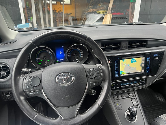 Toyota Auris 6 of 9
