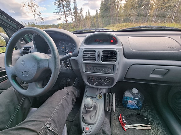 Renault Clio 6 of 7