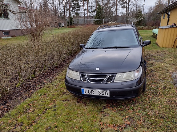 Saab 9-5 2 of 9