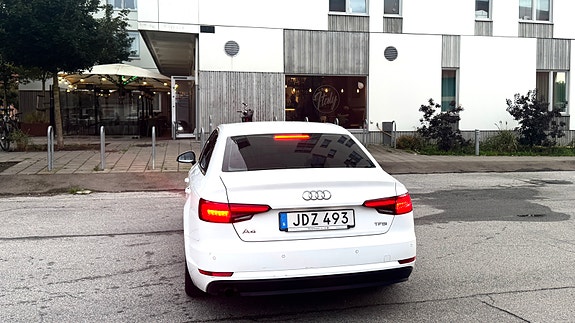 Audi A4 4 of 9