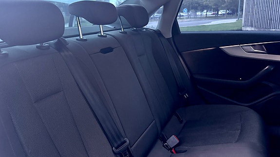 Audi A4 9 of 9