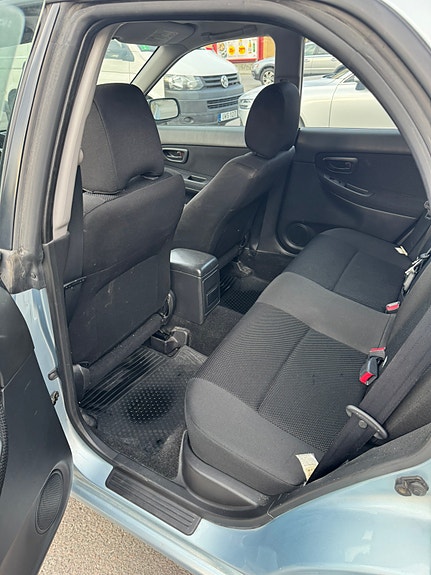 Subaru Impreza 4 of 8