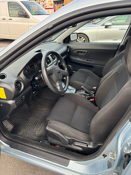Subaru Impreza 3 of 8