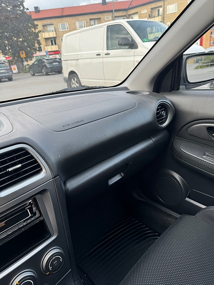 Subaru Impreza 6 of 8