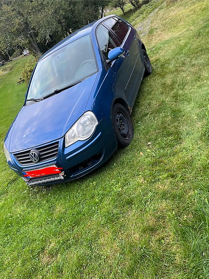 Volkswagen Polo 2 of 4