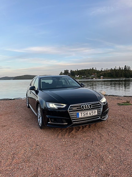 Audi A4 3 of 12