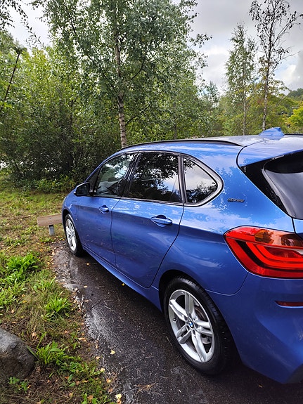 BMW 225xe 3 of 24