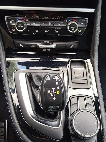 BMW 225xe 21 of 24