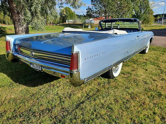 Buick Electra 225 5 of 30