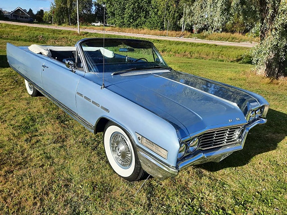 Buick Electra 225 6 of 30