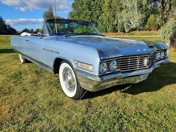 Buick Electra 225 4 of 30