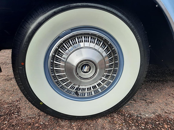 Buick Electra 225 29 of 30