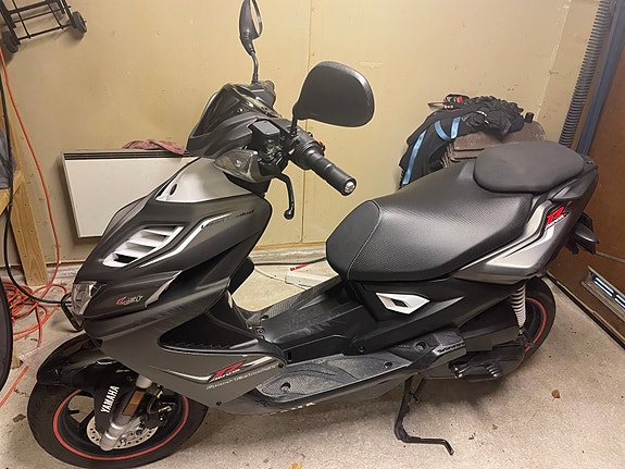 Yamaha Aerox 2 of 7