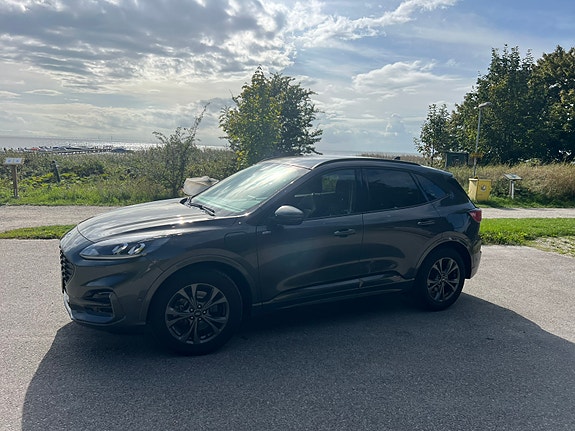 Ford Kuga 2 of 6