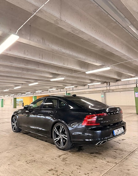 Volvo S90 2 of 14