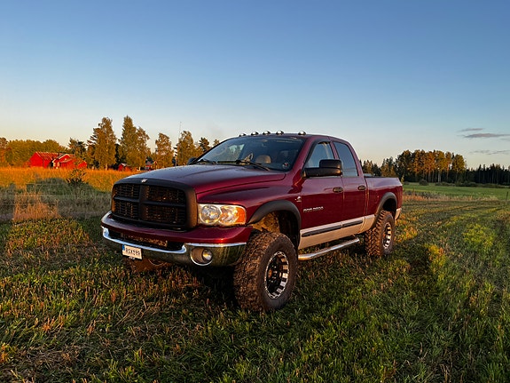 Dodge RAM 3500 4 of 8