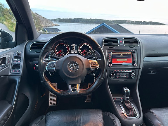 Volkswagen Golf VI 12 of 19
