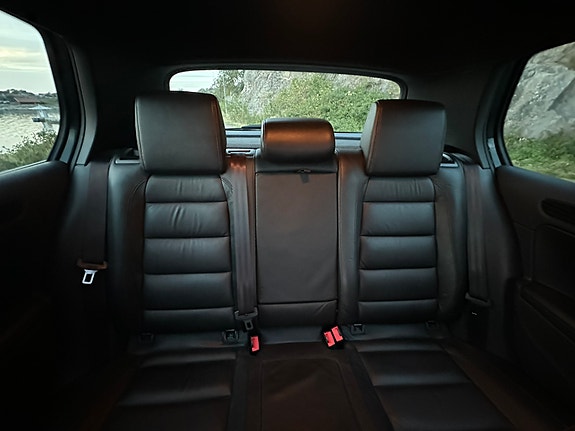 Volkswagen Golf VI 14 of 19