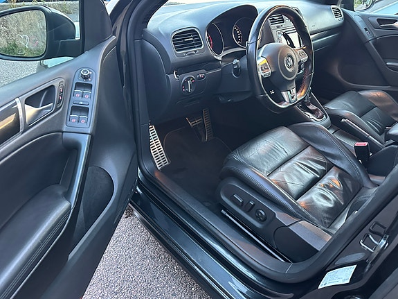 Volkswagen Golf VI 16 of 19
