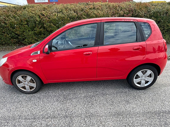 Chevrolet Aveo 3 of 7