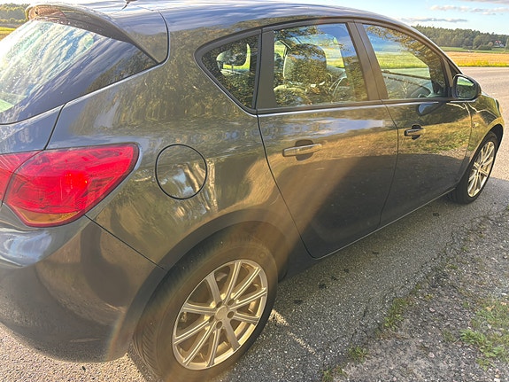 Opel Astra 3 of 9