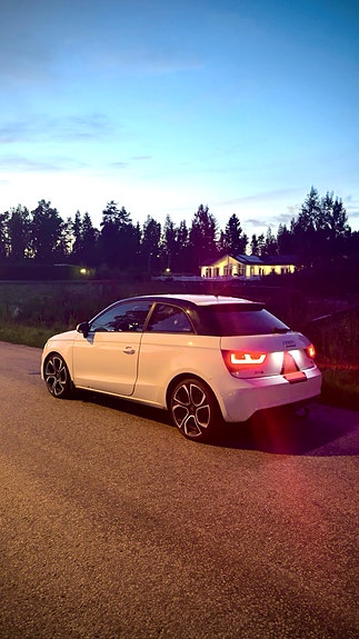 Audi A1 2 of 5
